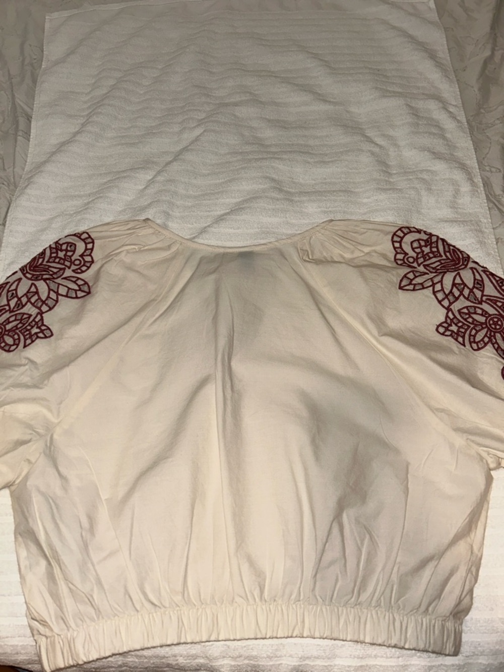 Universal Thread Top - Picture 5 of 6